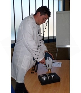 Vérification d'un appareil d'analyse portable à fluorescence X